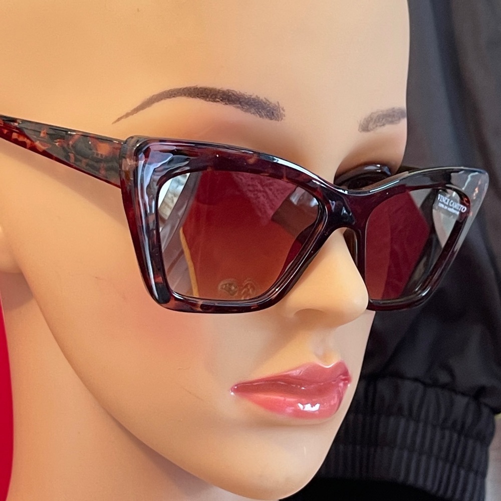 VINCE CAMUTO Cat-Eye Sunglasses in Faux Tortoiseshell VC899 - Picture 12 of 12